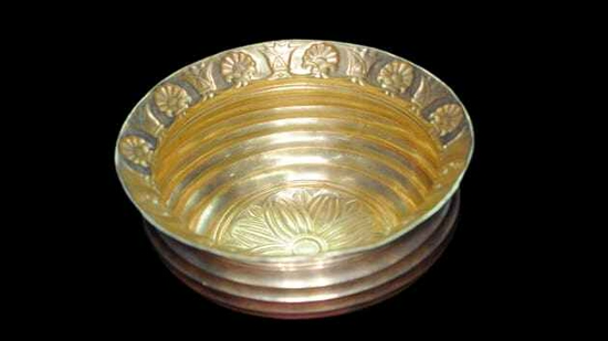 迈克尔·斯坦哈特此前收藏的金碗